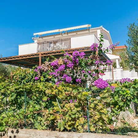 Apartments Neda Trogir Bagian luar foto