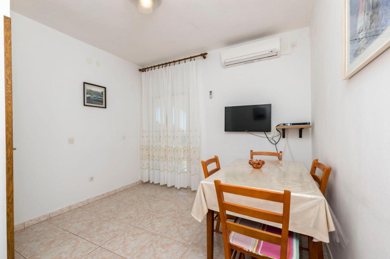 Apartments Neda Trogir Bagian luar foto