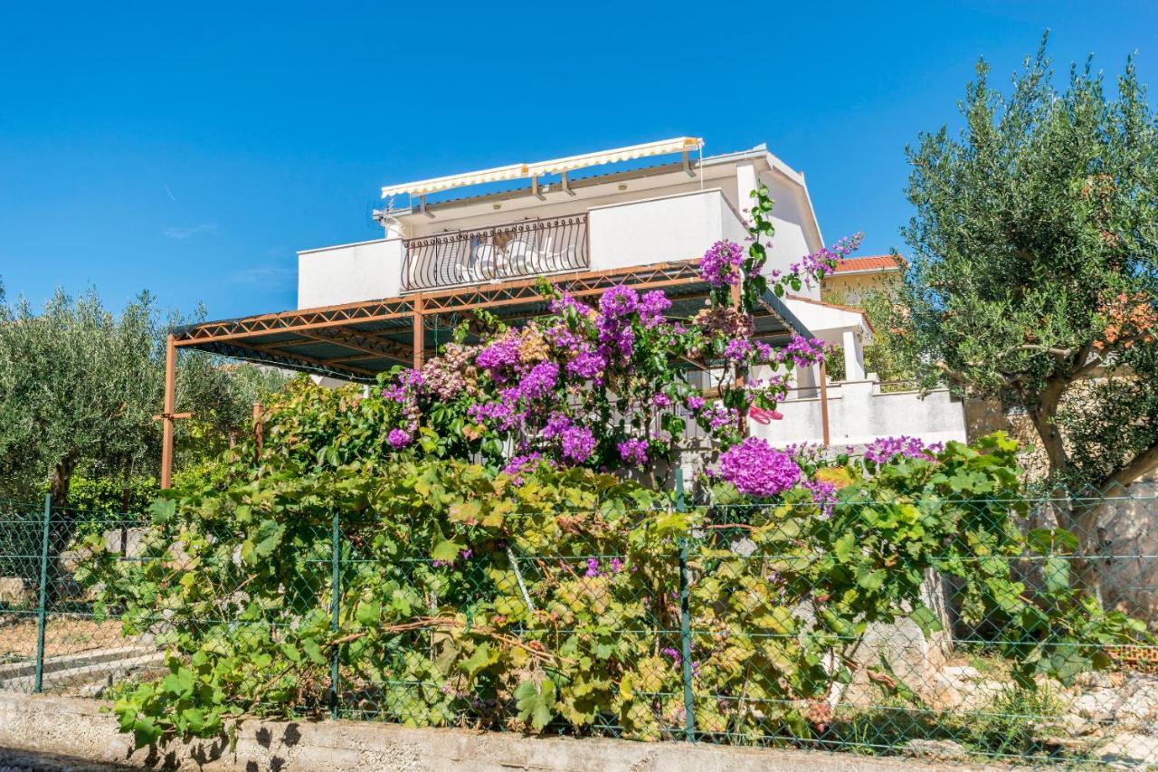 Apartments Neda Trogir Bagian luar foto